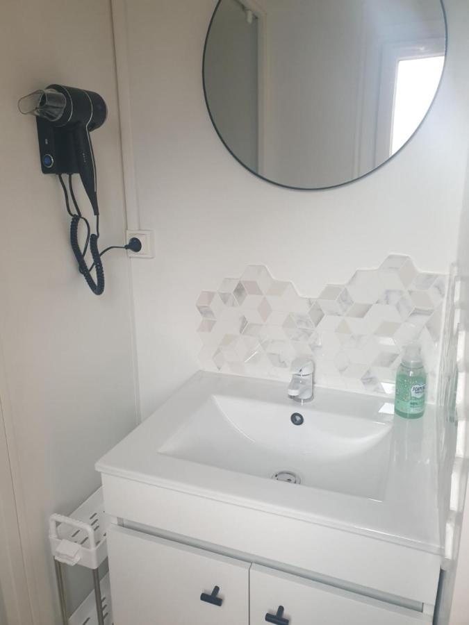 Camping Domaine Des Iscles 라 로크 당 테롱 외부 사진