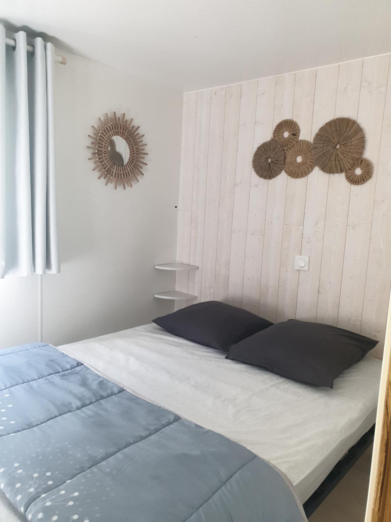 Camping Domaine Des Iscles 라 로크 당 테롱 외부 사진